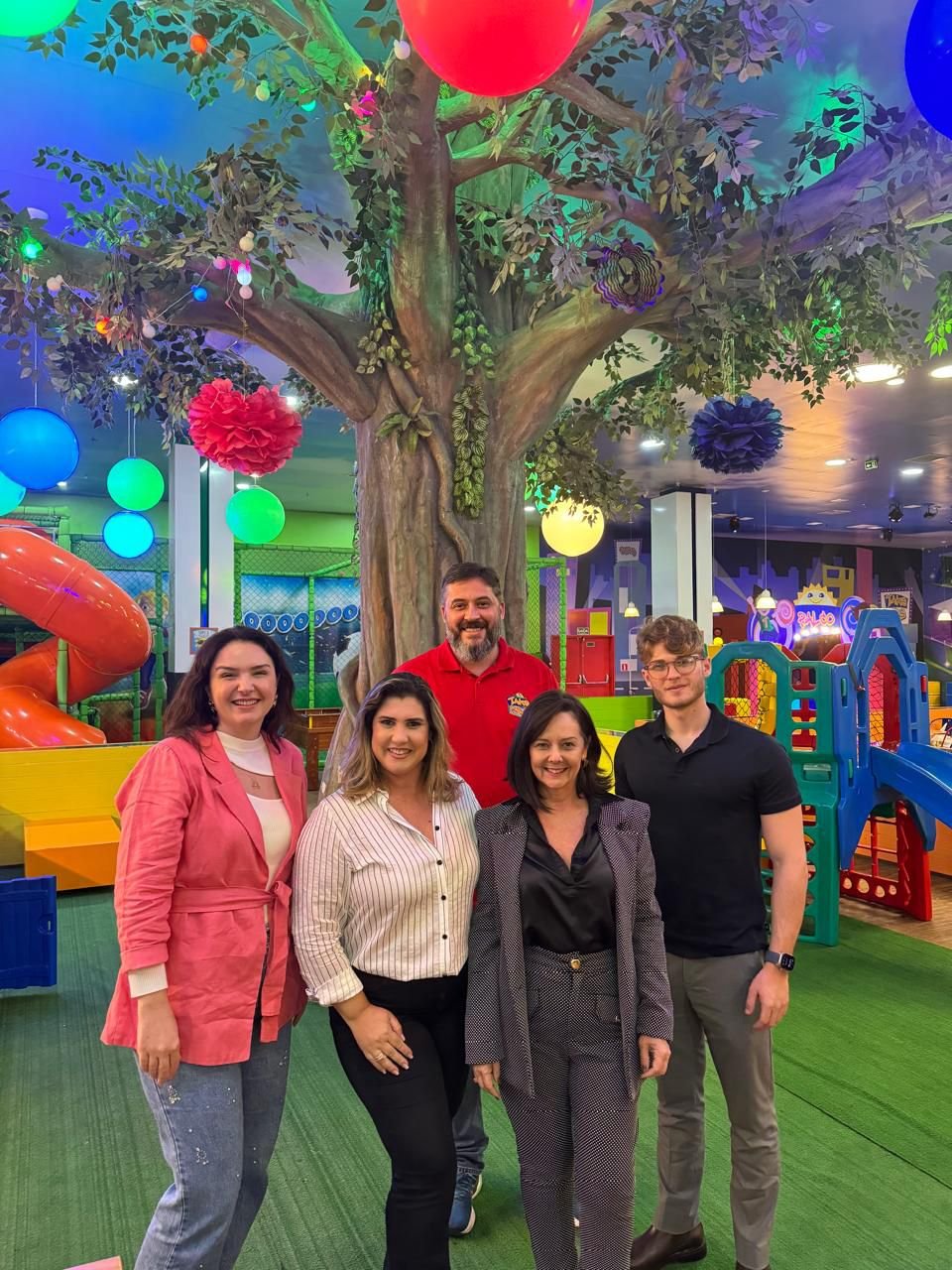 Adriana Almeida Recebe Grupo Conecte-se na Take Kids