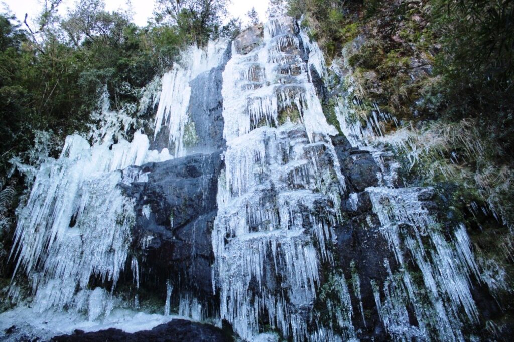 cascata-congelada-1
