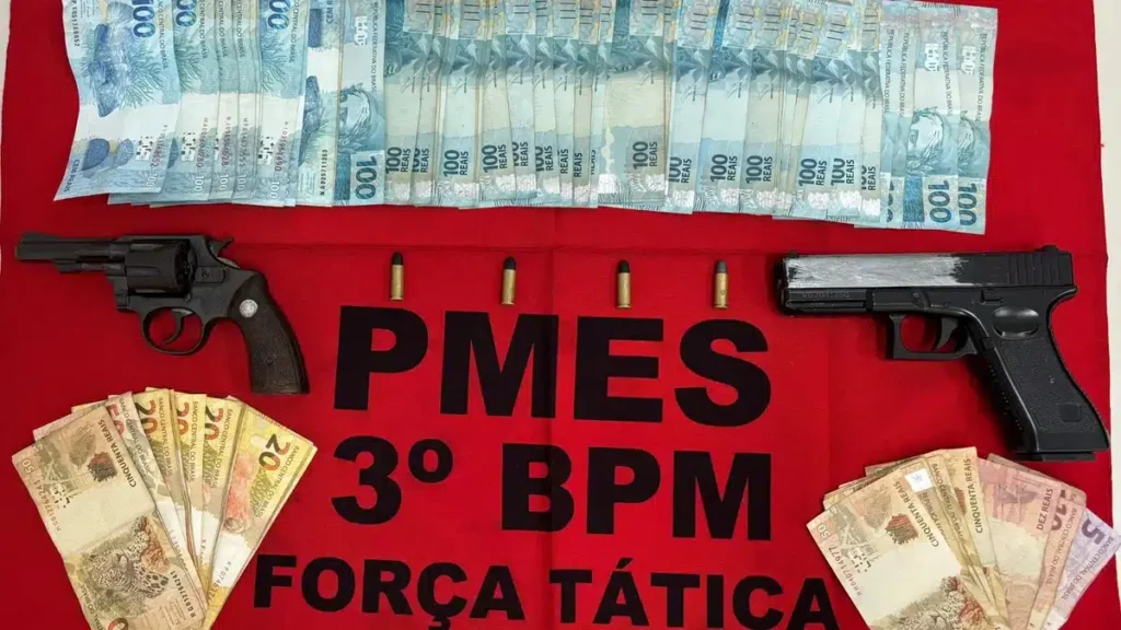 duas-armas-e-cerca-de-r6-mil-foram-apreendidos-em-alegre-no-sul-do-es-2770552-article