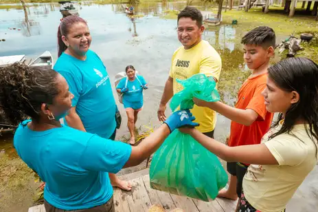 Manaus (AM), 30/05/2025 - Programa instalado em Manaus bonifica catadores para impedir que resíduos plásticos poluam rios da Amazônia. Foto: Sara Rangel/Divulgação