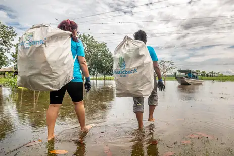 Manaus (AM), 30/05/2025 - Programa instalado em Manaus bonifica catadores para impedir que resíduos plásticos poluam rios da Amazônia. Foto: Sara Rangel/Divulgação