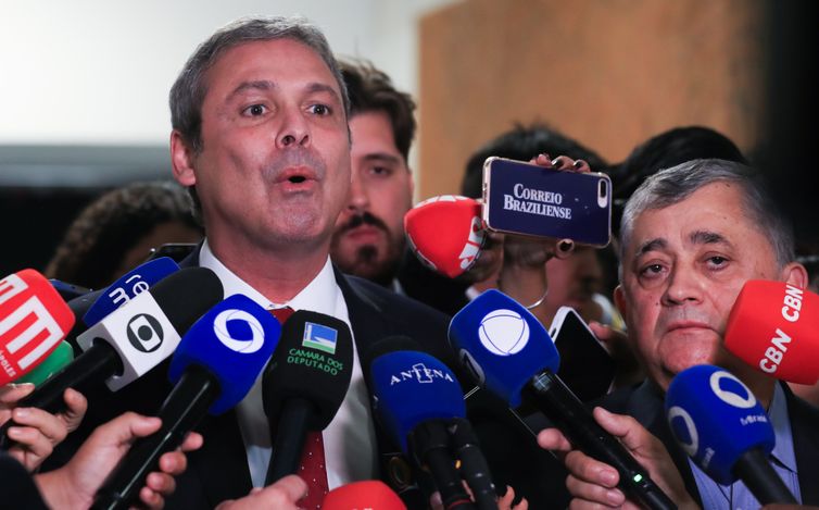 Lula Marques/Agência Brasil Brasília (DF), 12/06/2025 - Presidente da Câmara dos Deputados, Hugo Motta, durante reunião com líderes de partidos. ( Deputado e líder do governo, José Guimarães e o lider do PT na Câmara, Deputado Lindbergh Farias, durante coletiva após reunião de líderes). Foto: Lula Marques/Agência Brasil