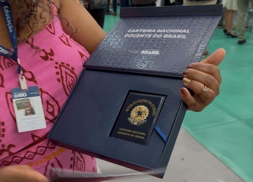 ministro-da-educacao-anuncia-inicio-da-emissao-da-carteira-nacional-docente-0ed5b