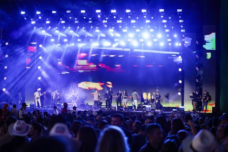 Tomaz Silva/Agência Btasil Campina Grande (PB), 15/06/2025 – A banda Cavalo de Pau durante apresentação no palco principal da festa de São João, no Parque do Povo, em Campina Grande. Tomaz Silva/Agência Brasil