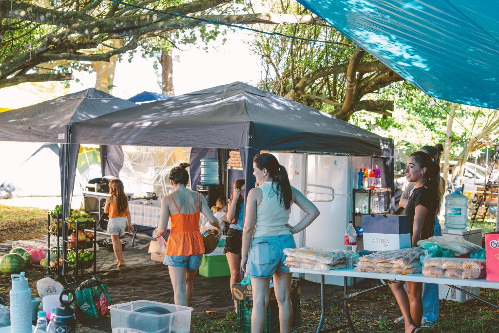 Grupos de diversos estados participam do acampamento da Igreja Adventista