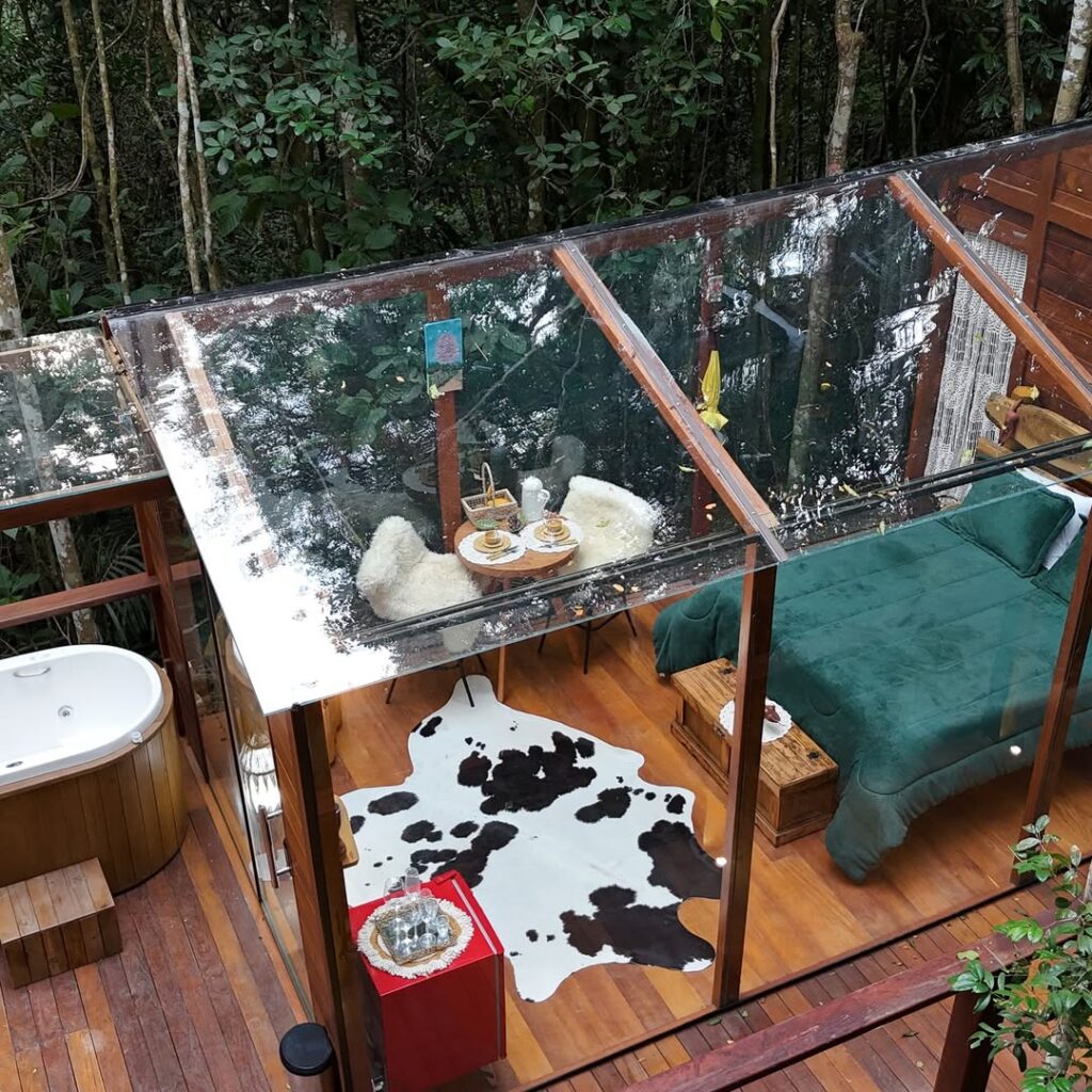 A Casa de Vidro em Santa Teresa é um convite ao silêncio, à contemplação e ao descanso