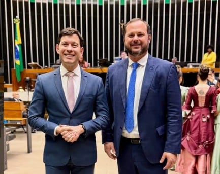 Arnaldinho com Victor Linhalis na Câmara dos Deputados. Foto: reprodução Instagram