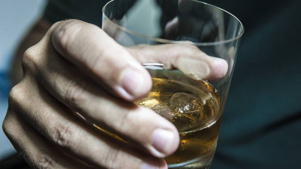 A Sesa está investigando três casos suspeitos de contaminação por metanol no Espírito Santo. Foto: Divulgação