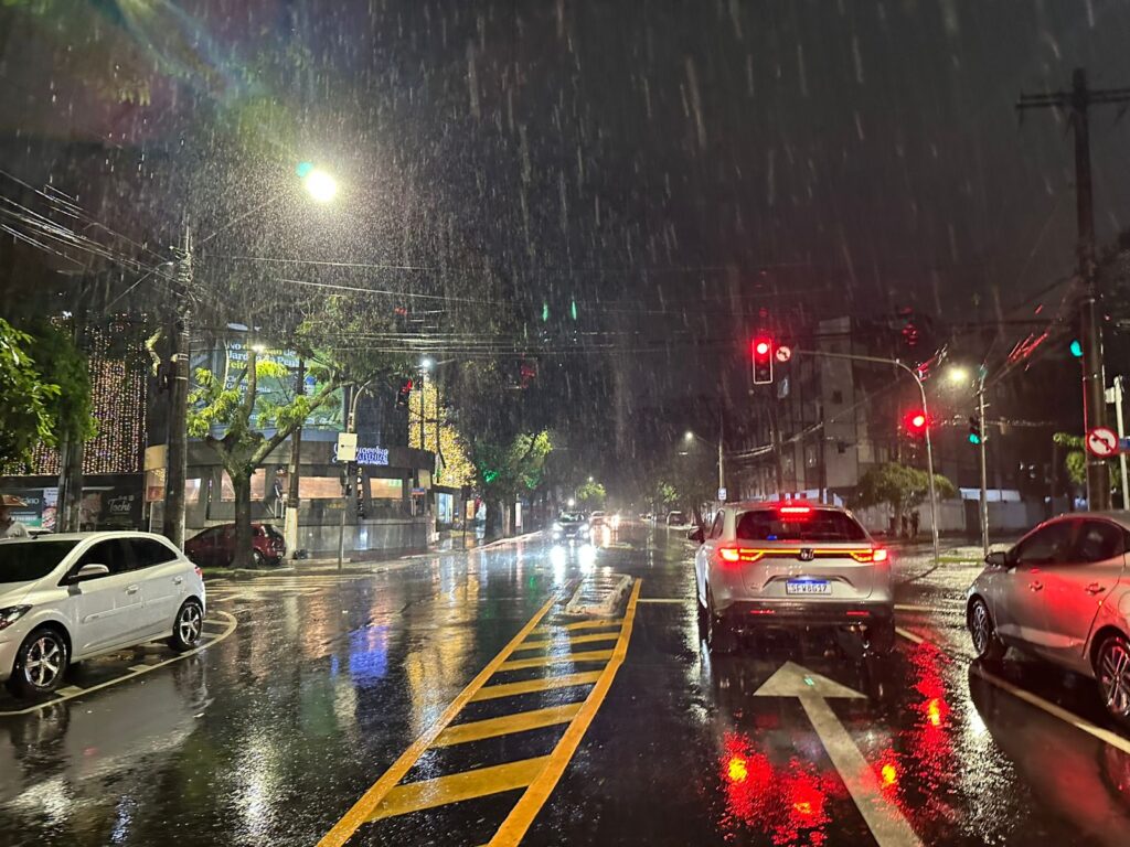 Chuvas-fortes-em-Jardim-da-Penha-Vitoria-6