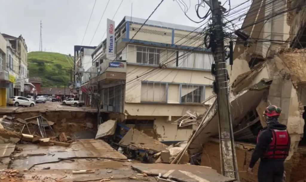 Chuvas fortes provocam estragos em Juiz de Fora, Minas Gerais