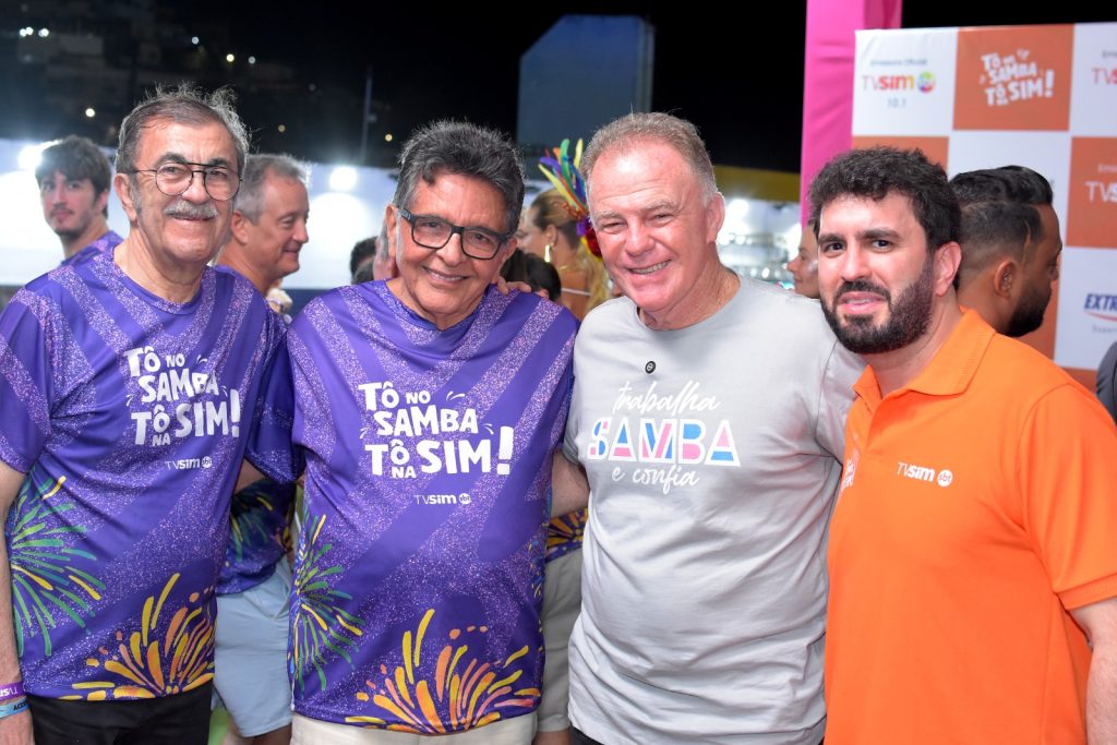 Os acionistas Rui Baromeu e Walter Cavalcante, o governador Renato Casagrande e o presidente do conselho do Grupo SIM, João Resegue.