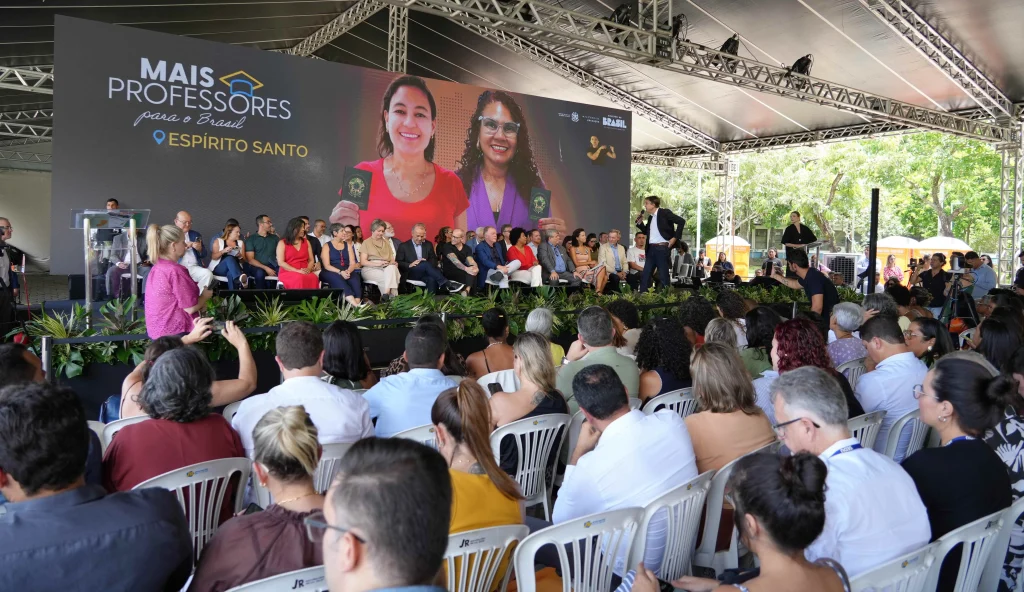 Em visita ao ES, Ministro Camilo Santana anunciou contratação de professores | Foto: Divulgação
