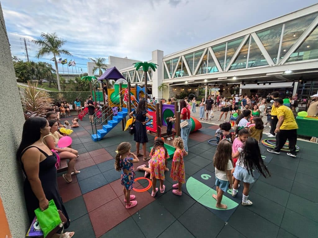 Pracinha do Shopping Mestre Álvaro