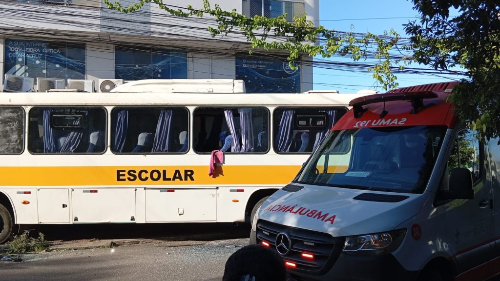 acidente ônibus escolar Aracruz