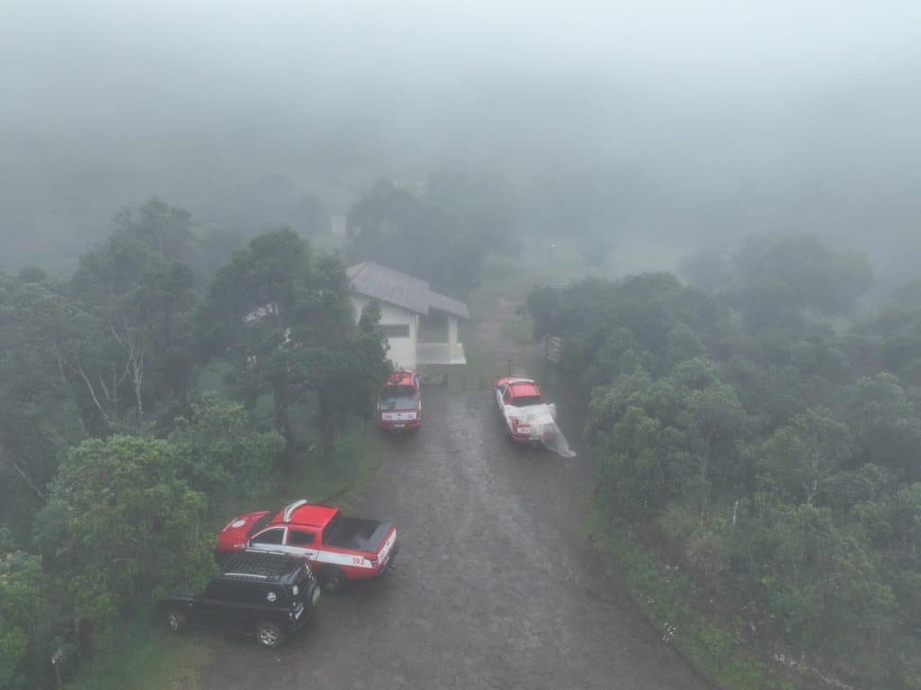 buscas irmaos desaparecidos pico da bandeira
