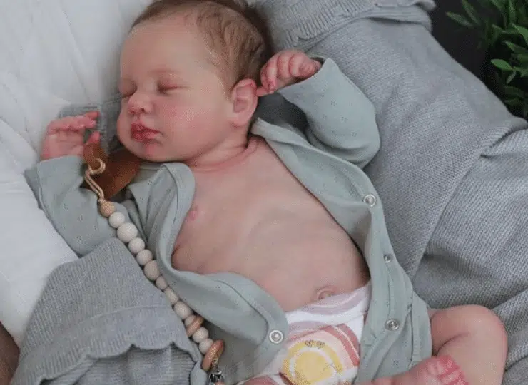 Os Bebês Reborn desafiam limites ao transformar bonecas em espelhos de desejos, traumas e saudades humanas. Foto: Reprodução da internet