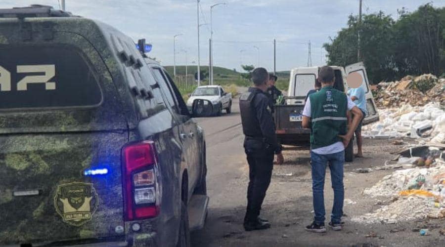 empresa autuada entulho vila velha