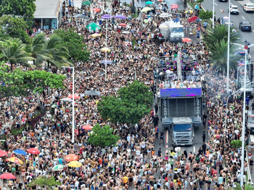 Show do cantor Tomate agitou Praia de Camburi | Foto: Divulgação PMV