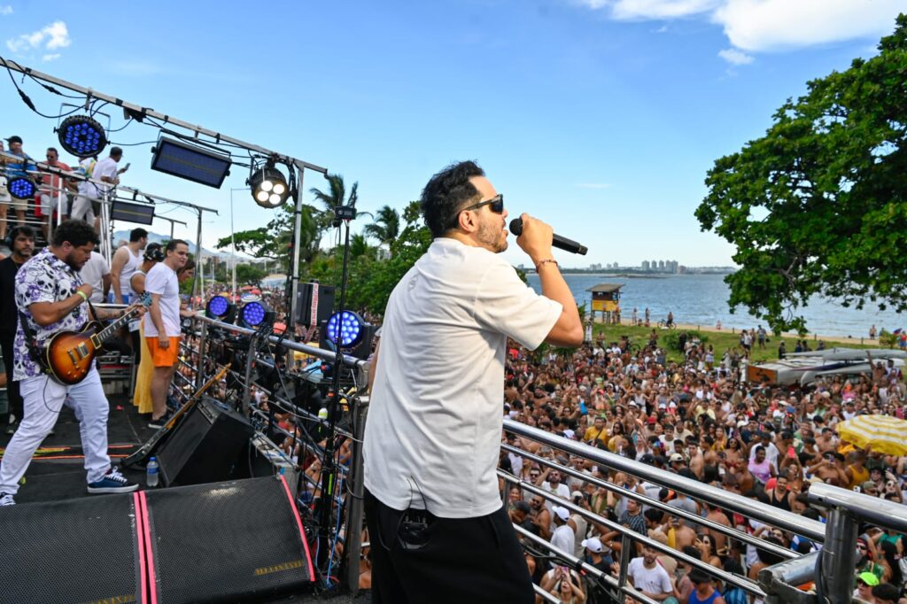 Show do cantor Tomate agitou Praia de Camburi | Foto: Divulgação PMV