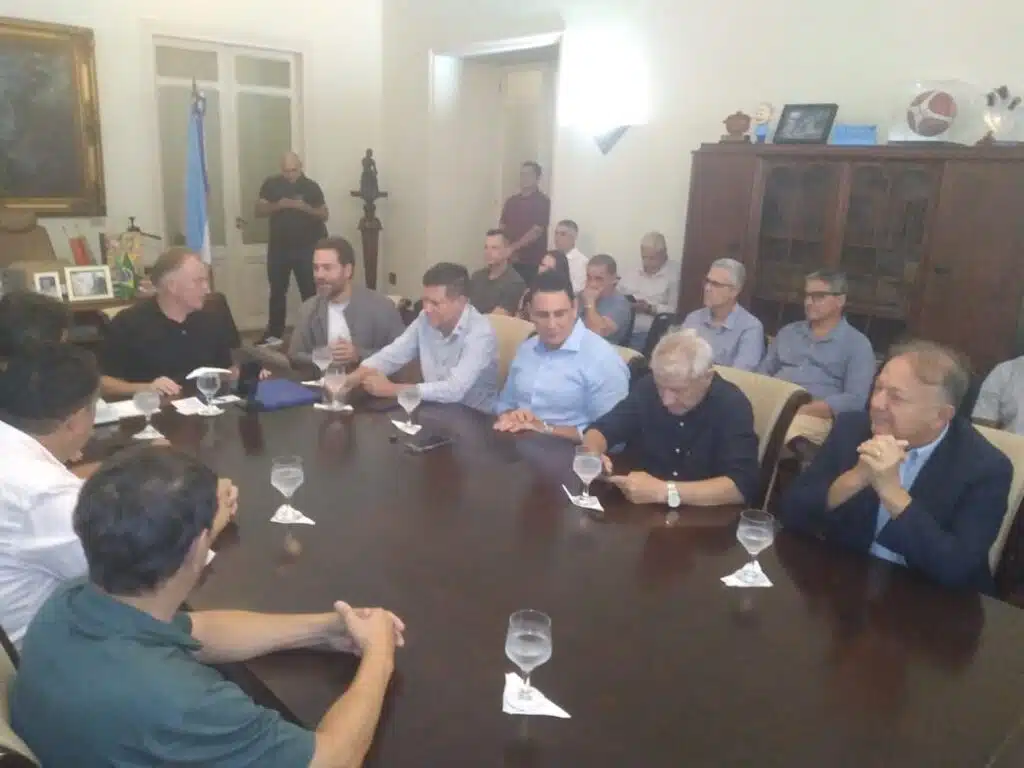 Casagrande, Renzo Vasconcelos, Dary Pagung, Da Vitória, Folletto e Guerino Balestrassi. Crédito: Vitor Vogas