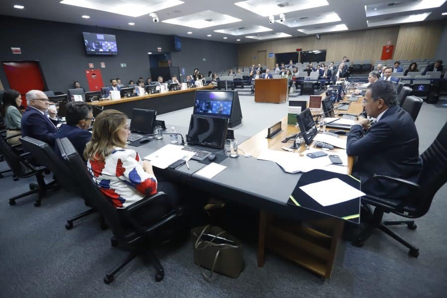 Desembargadora do ES é investigada por mensagens no WhatsApp