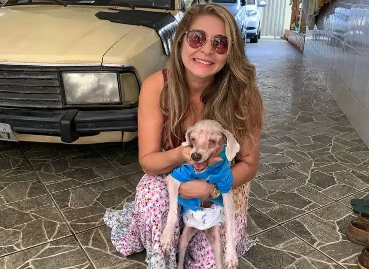 A tutora Crisley Dalto com o Toddynho