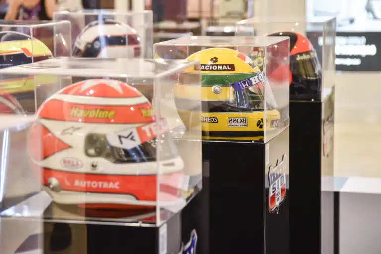 12/03/2026 - Brasil - ES - Vitória - Exposição As Cores da Velocidade. Abertura Oficial e Lançamento de Livro no Shopping Vitória - Foto: Vitor Bermudes/Mosaico Imagem