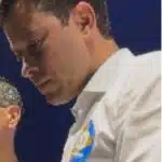 Fica ou renuncia? A difícil decisão e as dificuldades decisivas de Arnaldinho