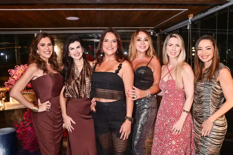 Raigna Vasconcellos, Andressa Hirle, Flávia Fardim, Kler Ferraz e Ursula Estrella .