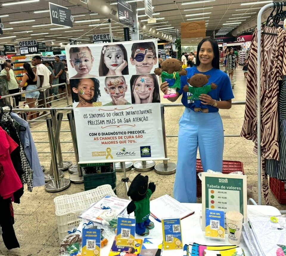 Ellen Oliveira em trabalho voluntário na Acacci