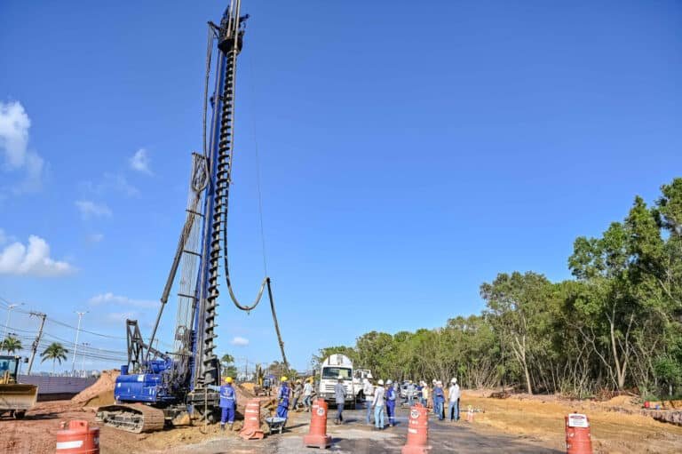 Obras do Mergulhão de Jardim Camburi