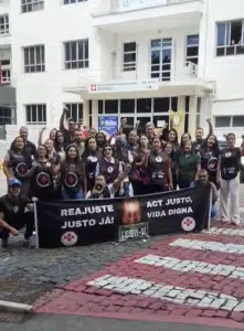 Servidores do Hucam entram em greve e reclamam de perdas salariais