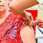 Sem agendamento: vacinação contra gripe começa neste sábado