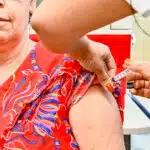 Sem agendamento: vacinação contra gripe começa neste sábado