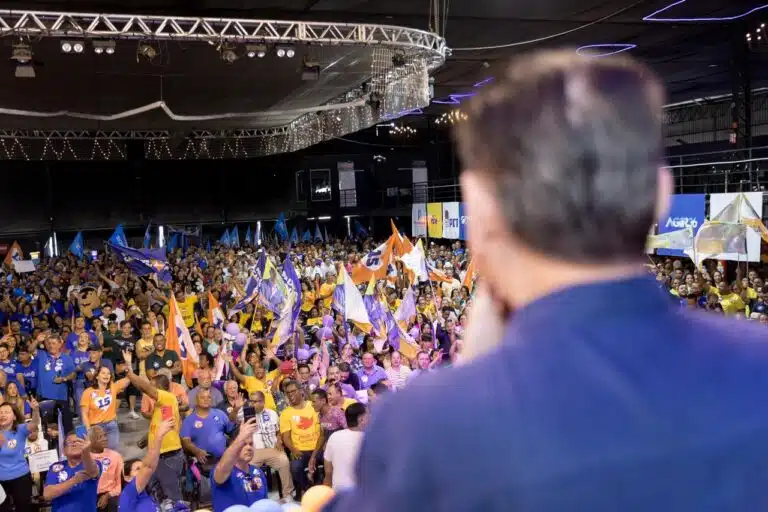 Euclério Sampaio fala a apoiadores