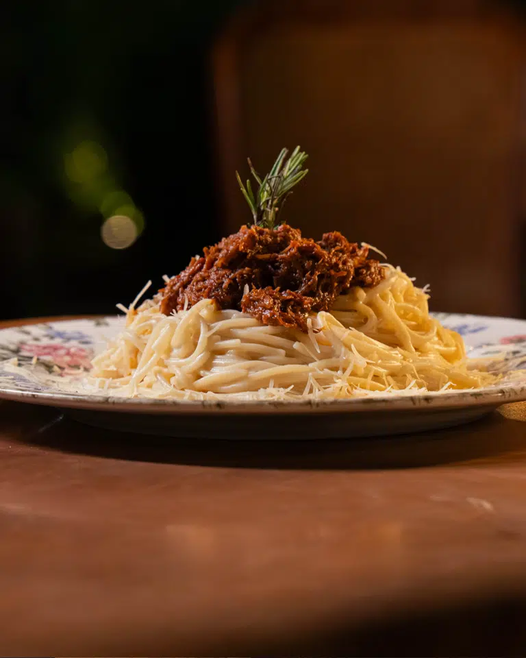 Ana Ristorante Italiano |
Spaghetti al grana padano com ragu de costela @anaristoranteitaliano