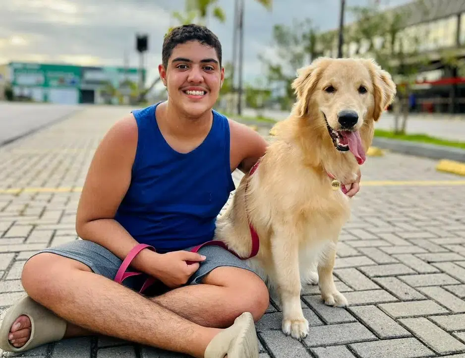 Justiça anula multa por cadela terapêutica em condomínio no ES