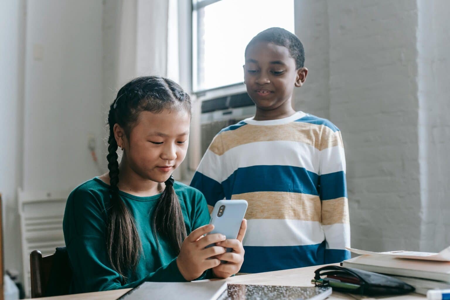 eca digital, crianças no celular