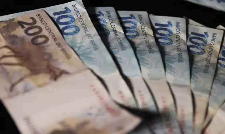 Selic menor, mas o dinheiro ainda continua caro