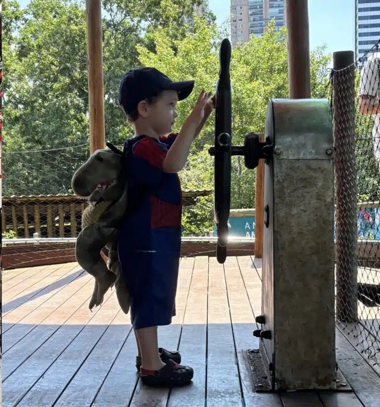 Matias Madeira Bittencourt no Projeto Tamar em Vitória