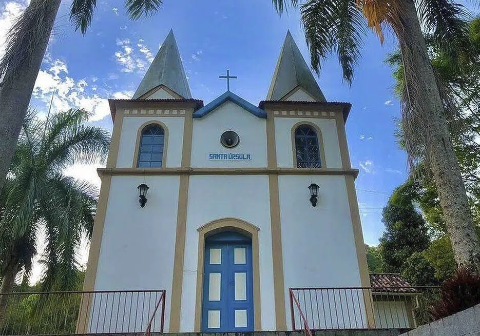 Igreja Santa Úrsula na Rota dos Ipês