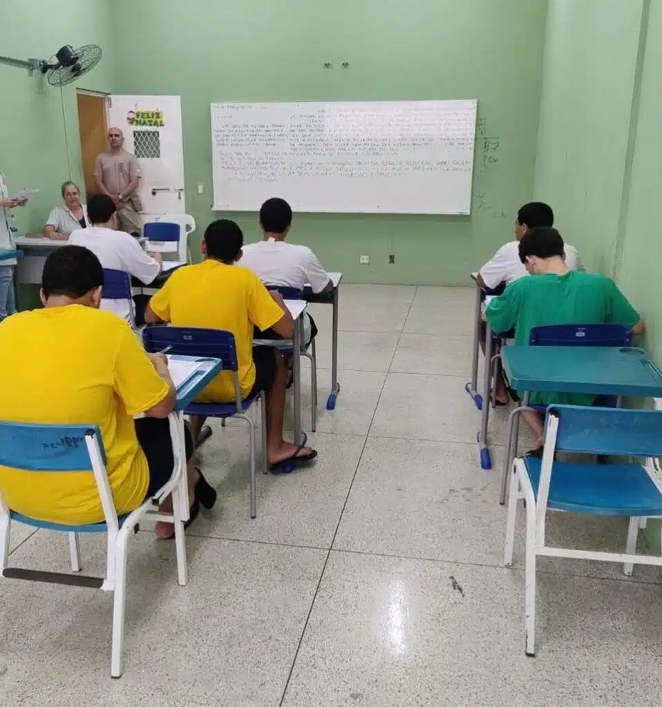 Jovens que cumprem medidas socioeducativas no Instituto de Atendimento Socioeducativo do Espírito Santo (Iases)