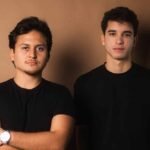 Amigos de infância criam startup de milhões que mira clínicas