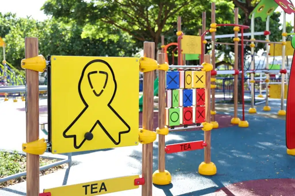 Parque com brinquedos adaptados na Praça do Desejo, em Vitória