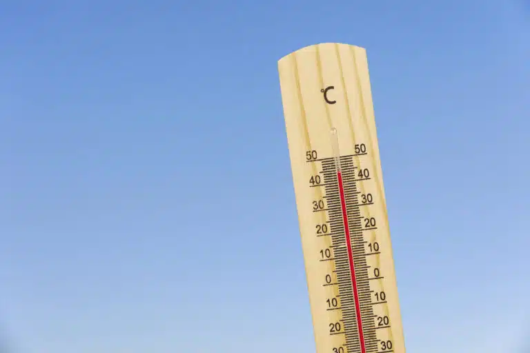 Termômetro mostra calor