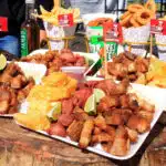 Torresmo de todos os tipos: festival agita Vila Velha