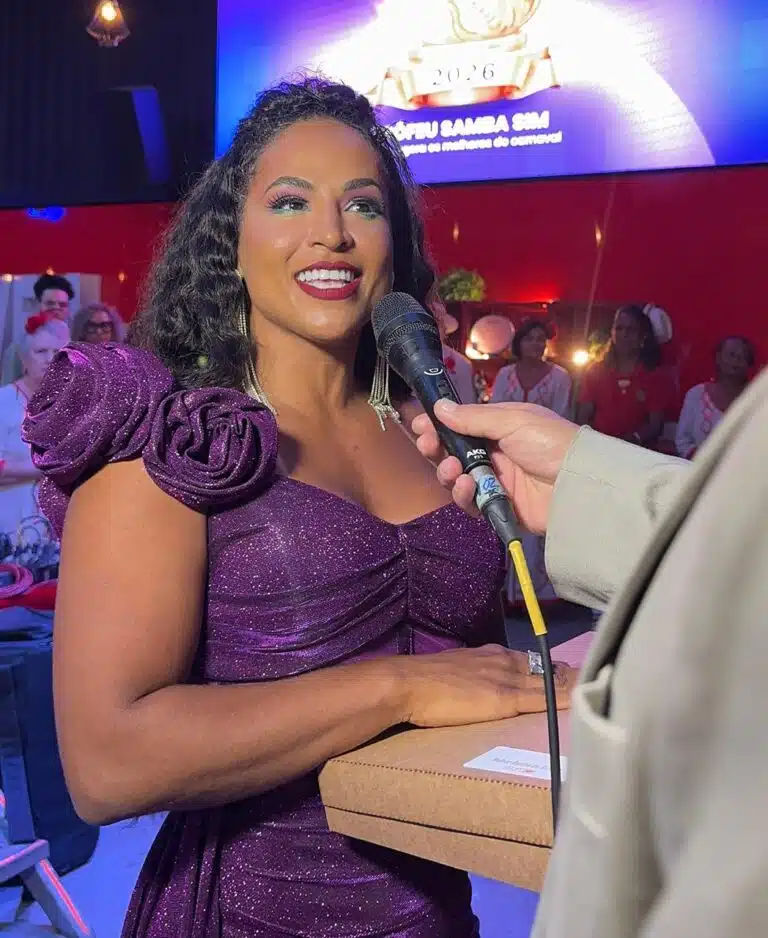 Layla Bastos, rainha de bateria da MUG.