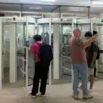 Ufes instala “catracas de banco” no RU e estudantes protestam