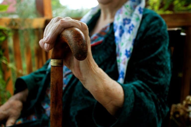 O desconto não para e a conta pesa no bolso de quem mais precisa. Foto: Pexels