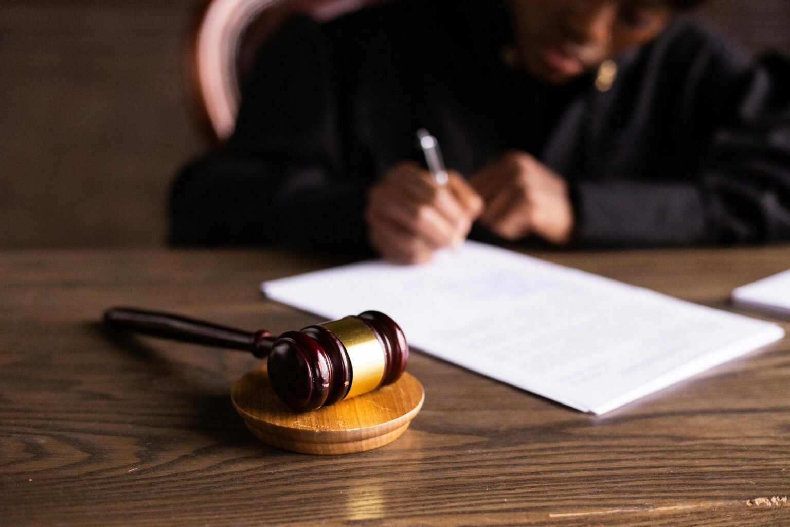 Ser juiz é assumir a responsabilidade por decisões que impactam profundamente a vida das pessoas. Foto: Pexels